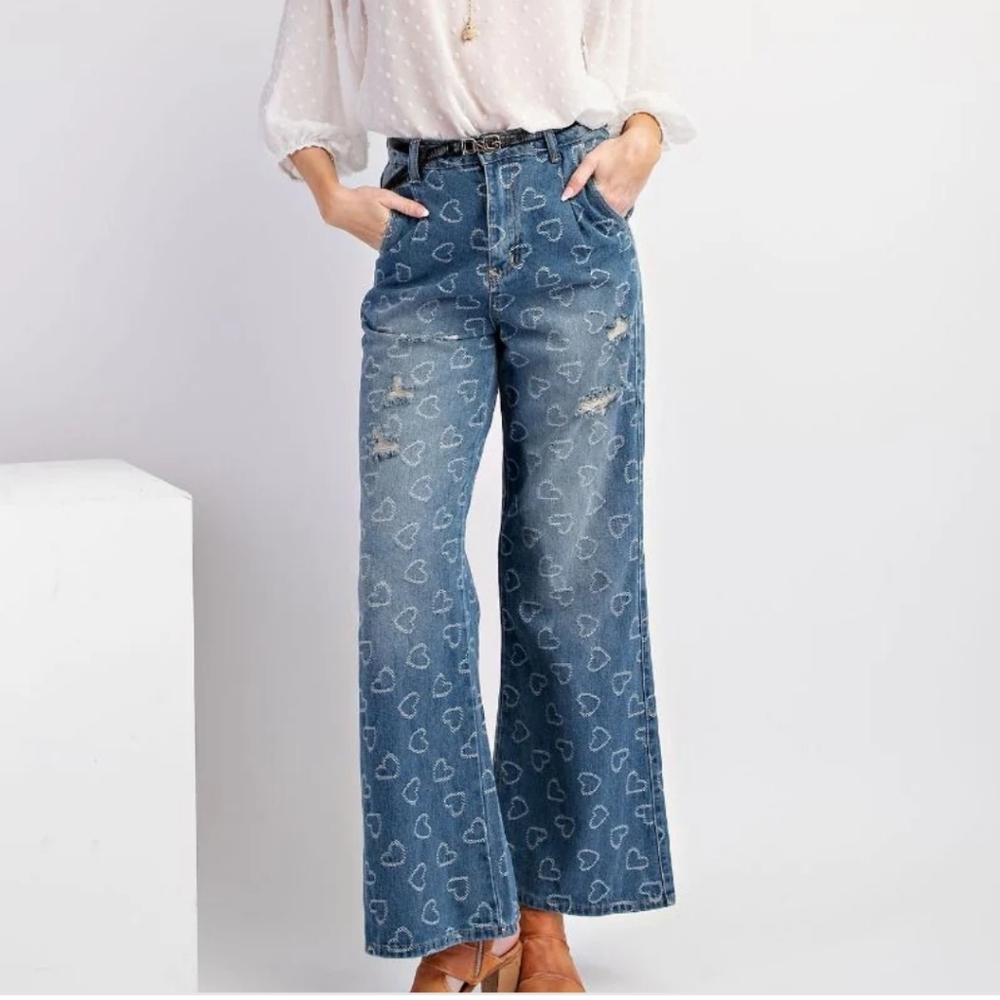 NWT Easel Heart Distressed Jeans